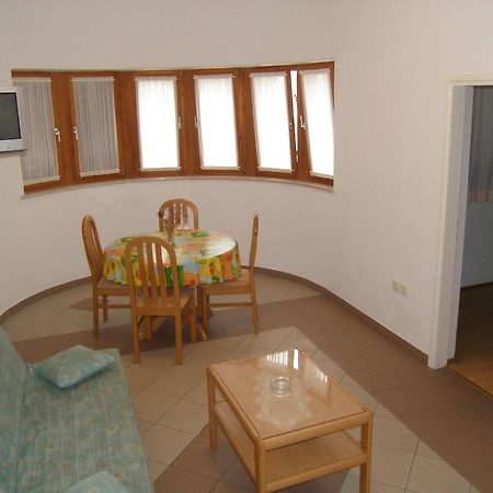 Lorena Apartments In Пула Екстер'єр фото