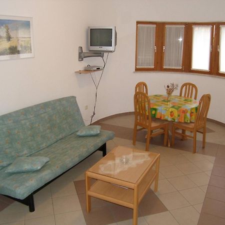 Lorena Apartments In Пула Екстер'єр фото
