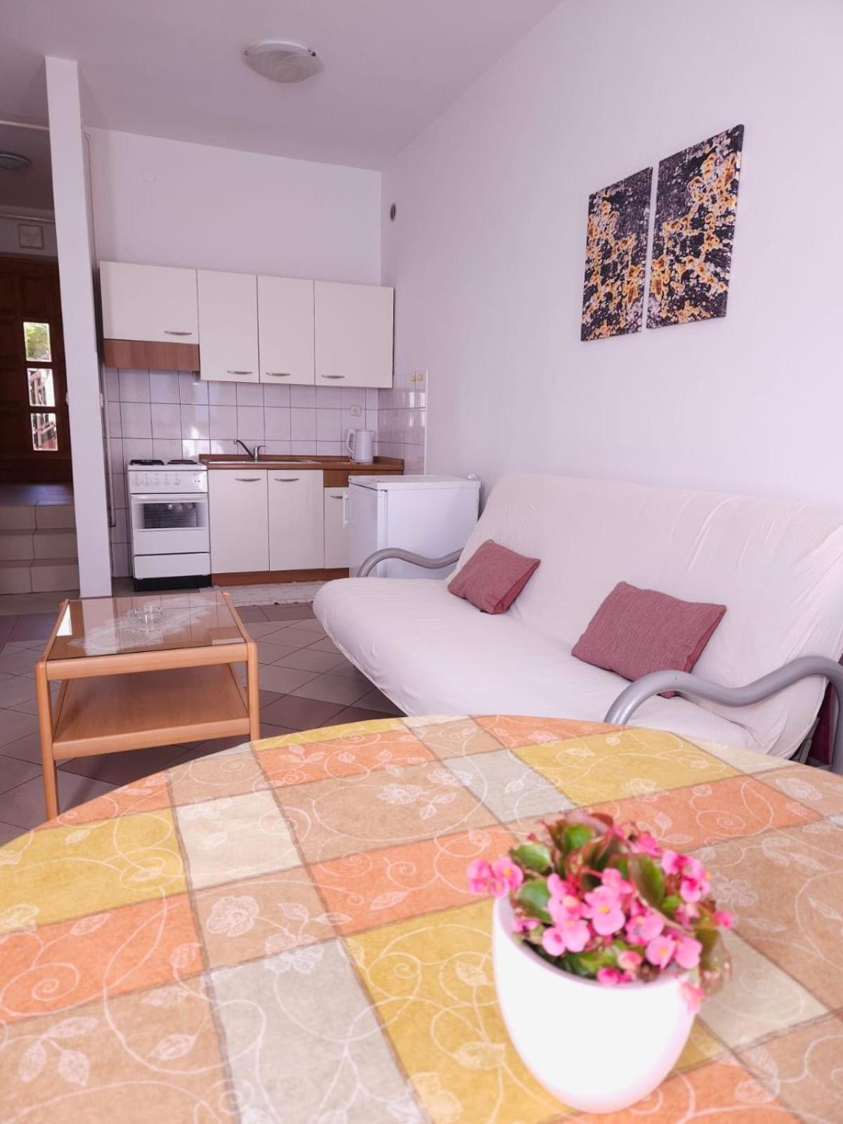 Lorena Apartments In Пула Екстер'єр фото