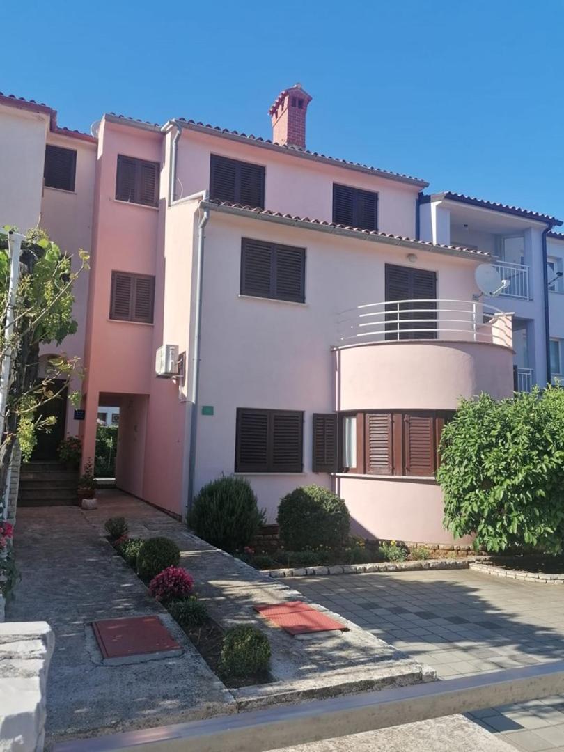 Lorena Apartments In Пула Екстер'єр фото